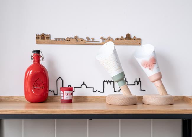 Gourde, skyline et lampe nomade